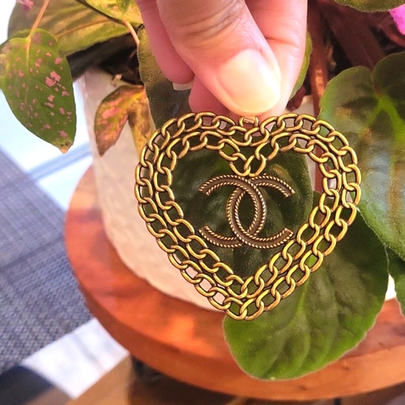 X-large CC Charm ( Zipper Pull ) - Picture 6 of 7